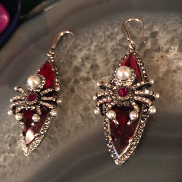 Oversized Spider Earrings Red - Picture 11 of 13
